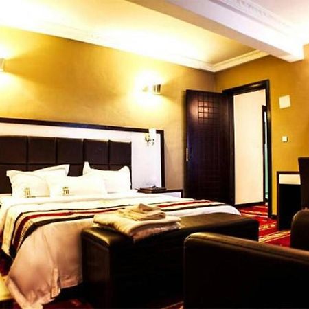 Mbayaville Hotel Douala Eksteriør bilde