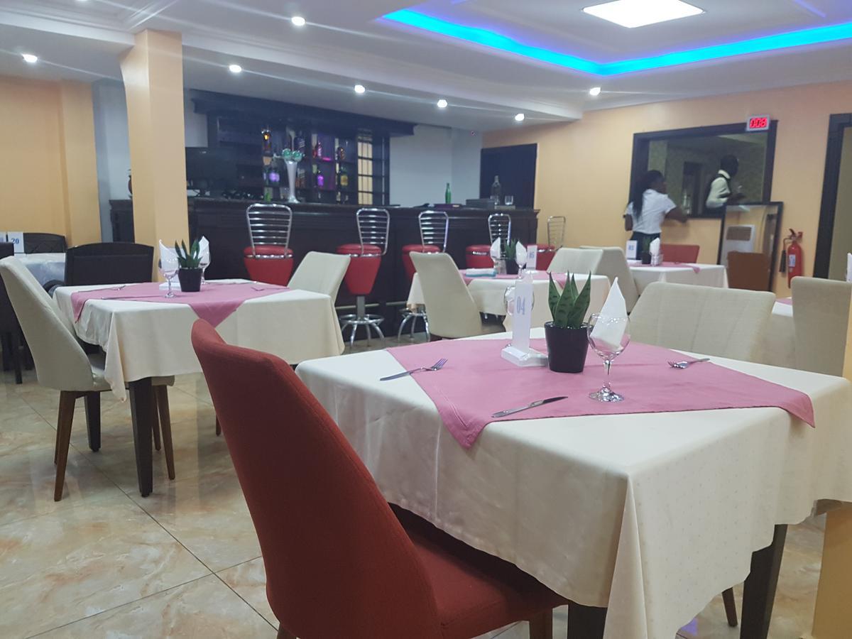 Mbayaville Hotel Douala Eksteriør bilde