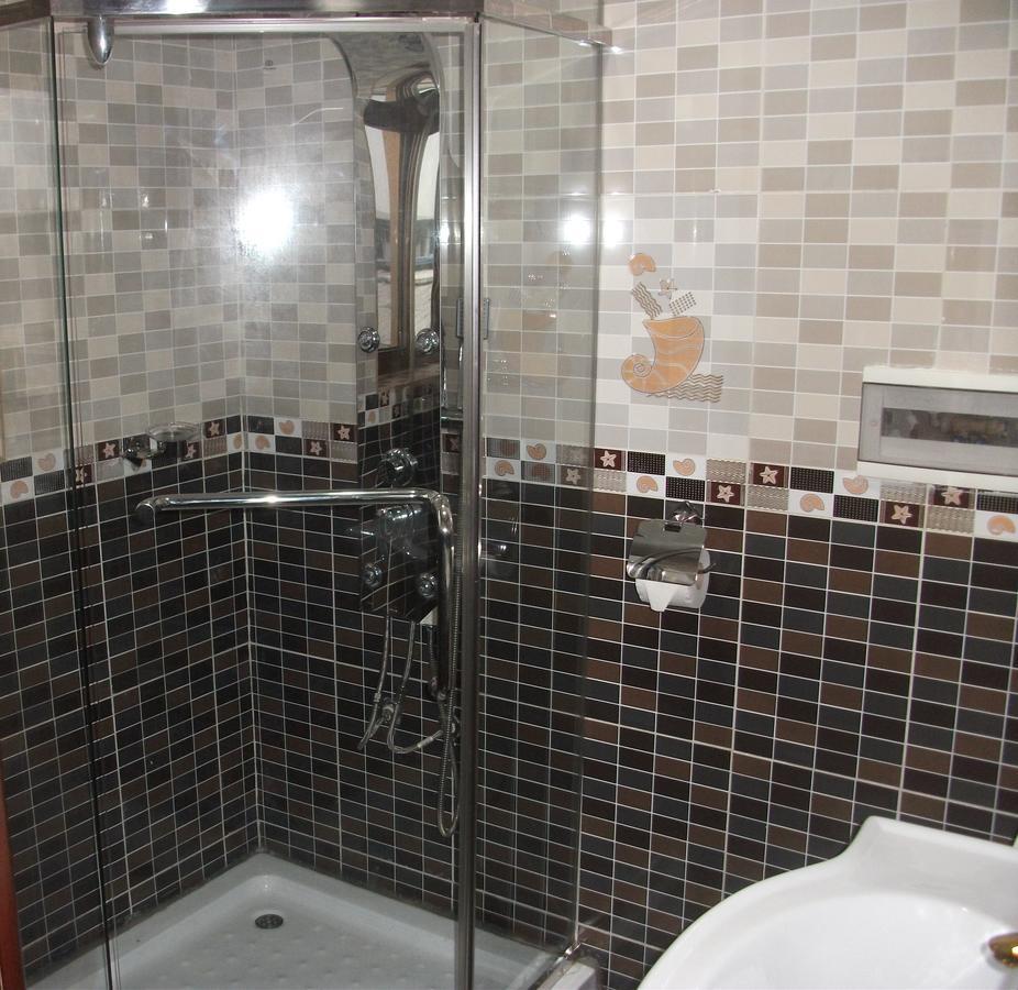 Mbayaville Hotel Douala Eksteriør bilde