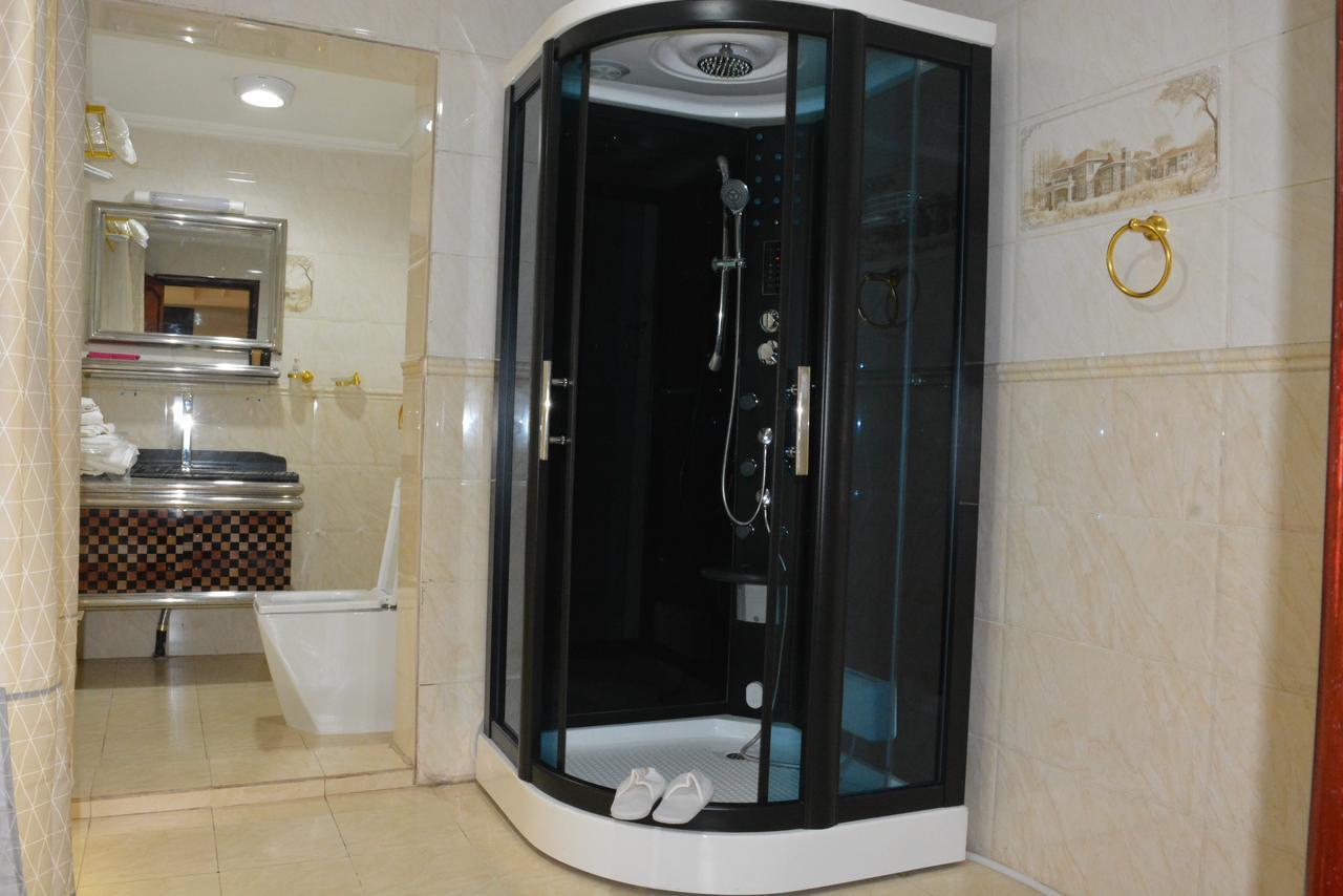 Mbayaville Hotel Douala Eksteriør bilde