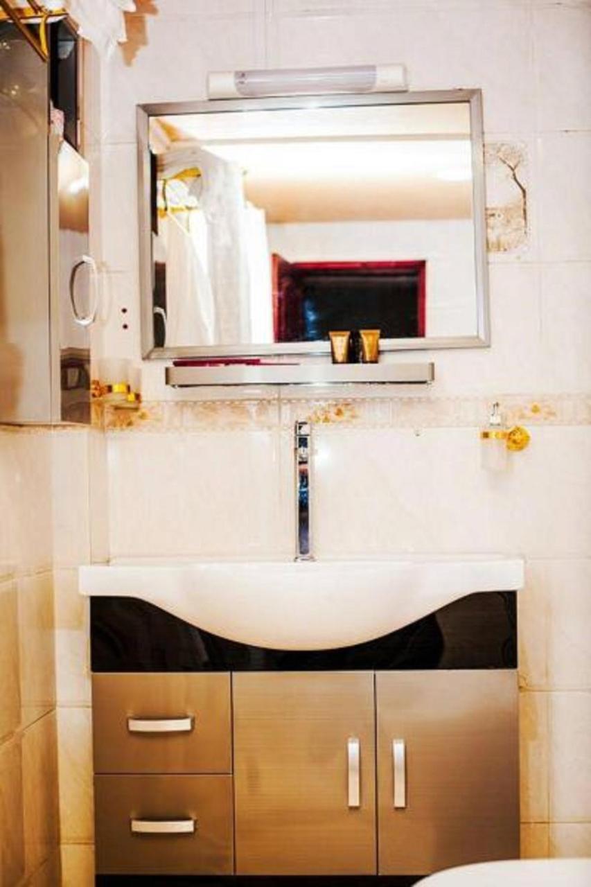 Mbayaville Hotel Douala Eksteriør bilde