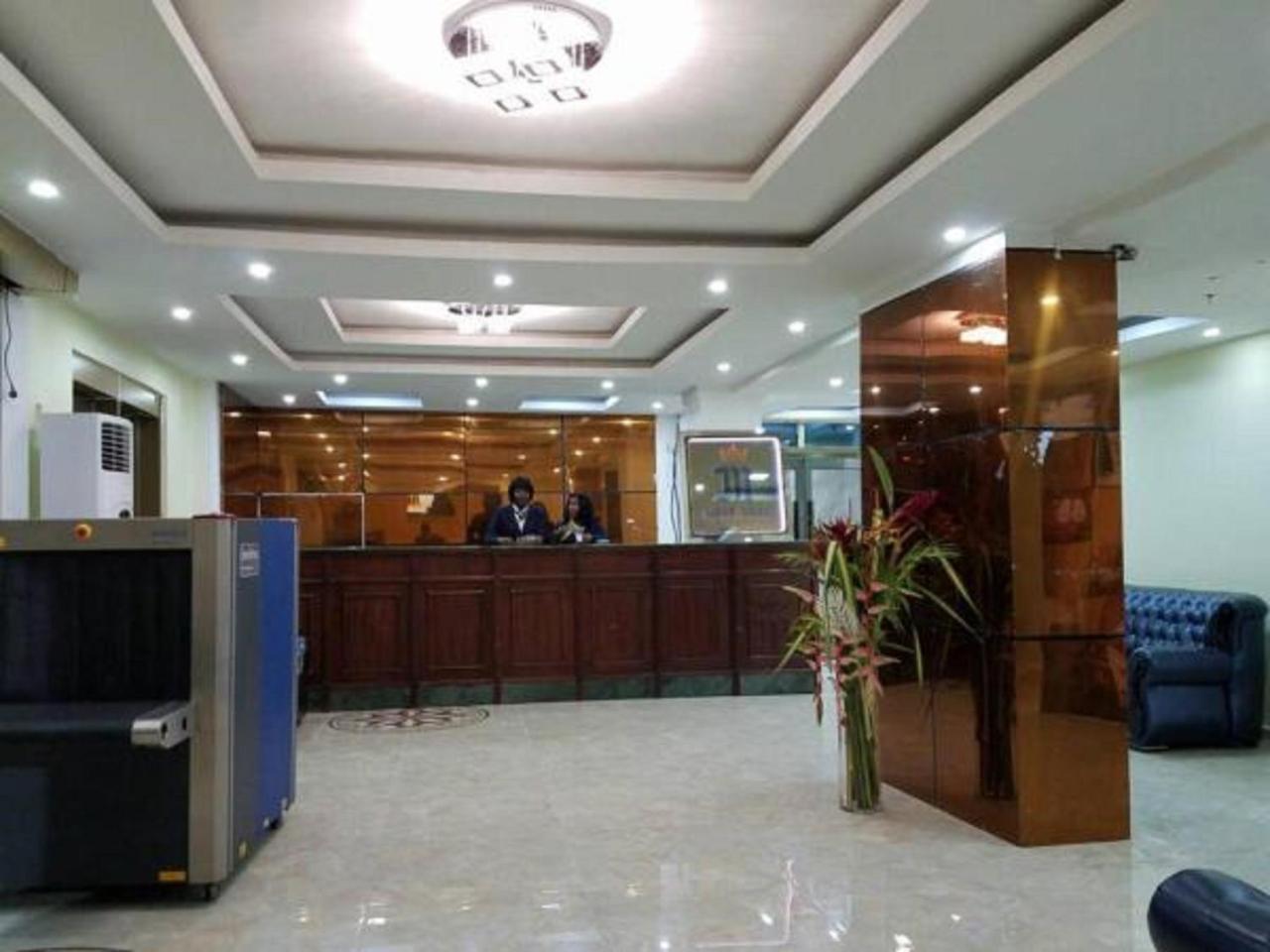 Mbayaville Hotel Douala Eksteriør bilde